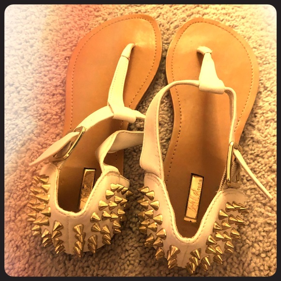 Wild Pair Sandals - Picture 1 of 2